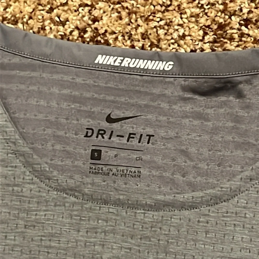 Nike Men’s Shirt - Picture 2 of 4